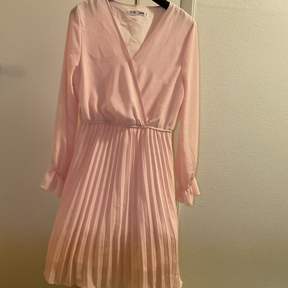 Elegant Pink Pleated Dress